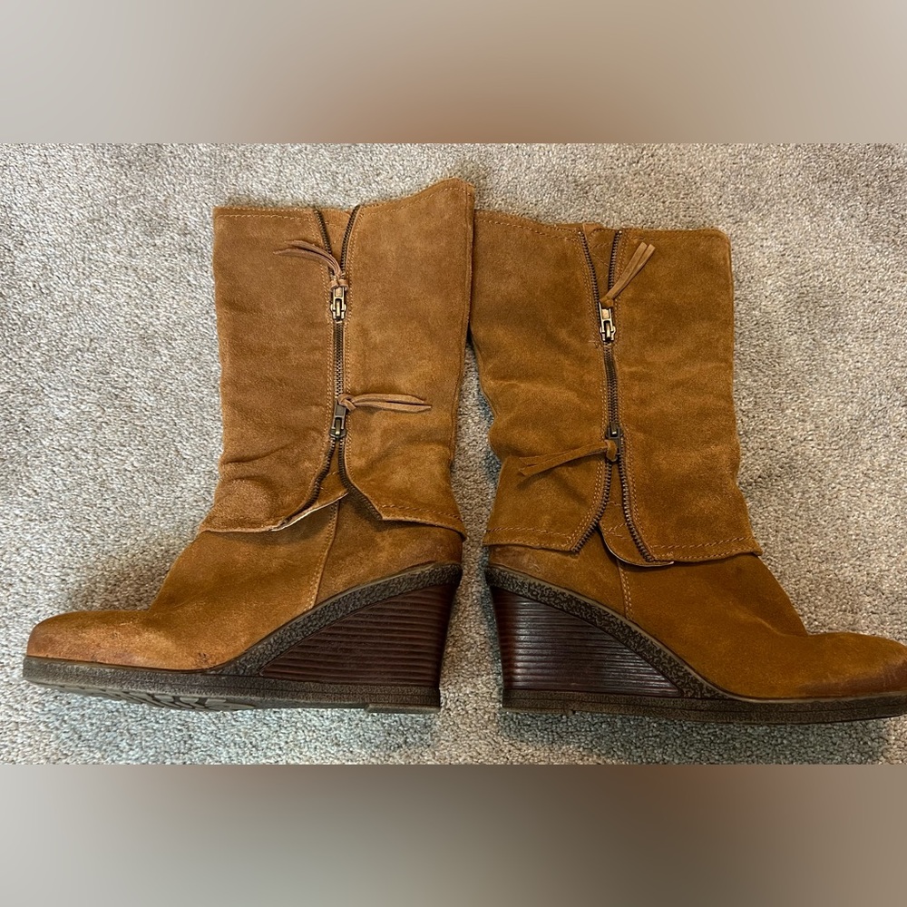 White Mountain Tan Suede Wedge Boots - Picture 14 of 15